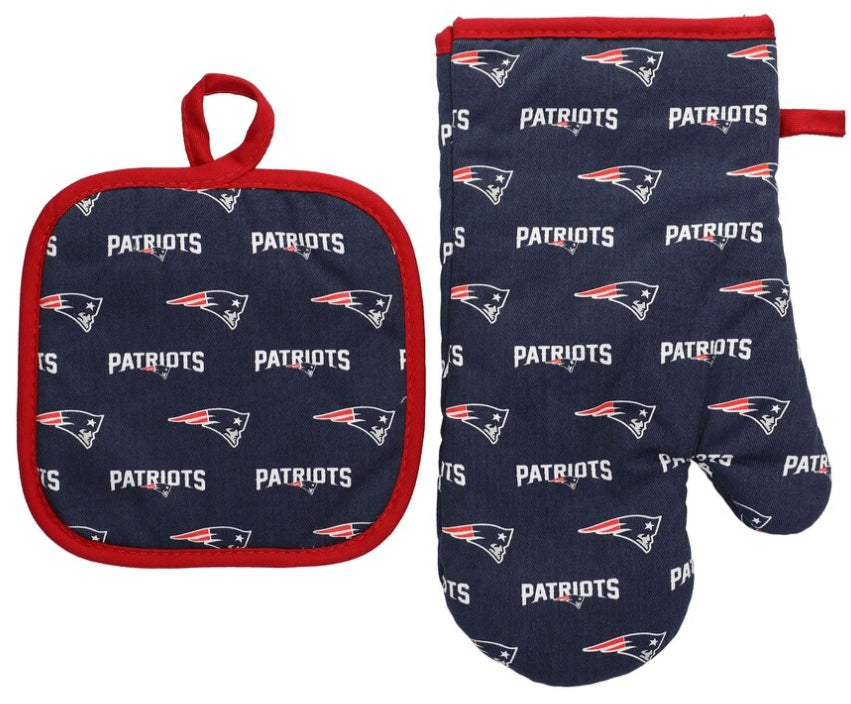 NFL New England Patriots Oven Mitt & Holder Set Logo